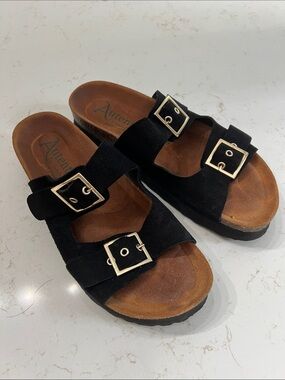 Authentic suede platform Black Double-Buckle Sandals by Autenti.